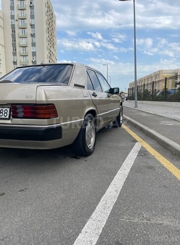 Mercedes 190-7