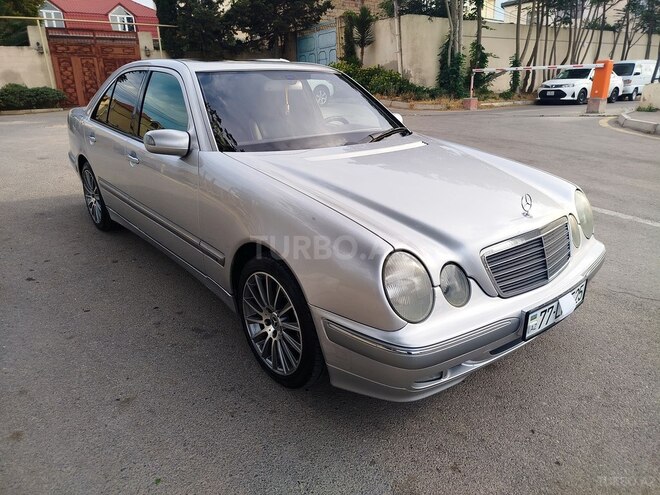 Mercedes E 280 2000, 300,000 km - 2.8 л - Bakı