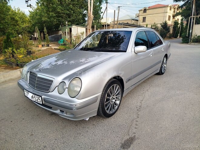 Mercedes E 280 2000, 300,000 km - 2.8 л - Bakı