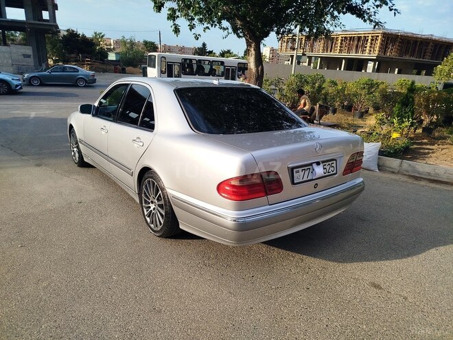 Mercedes E 280 2000, 300,000 km - 2.8 л - Bakı