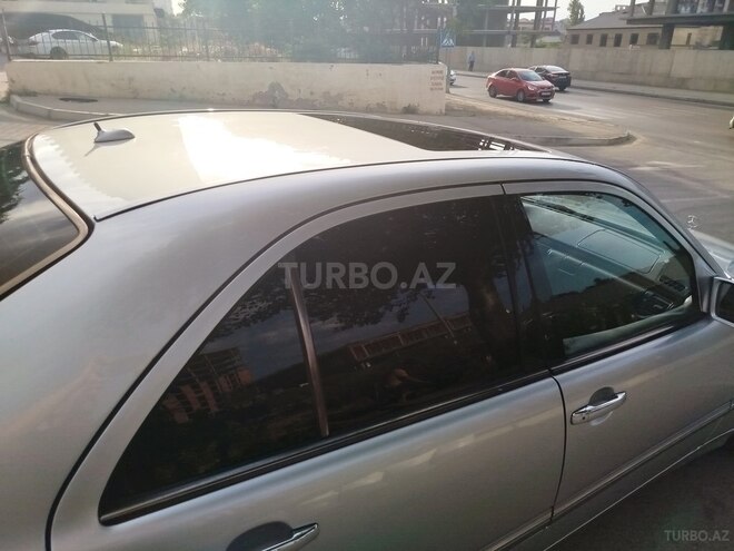 Mercedes E 280 2000, 300,000 km - 2.8 л - Bakı