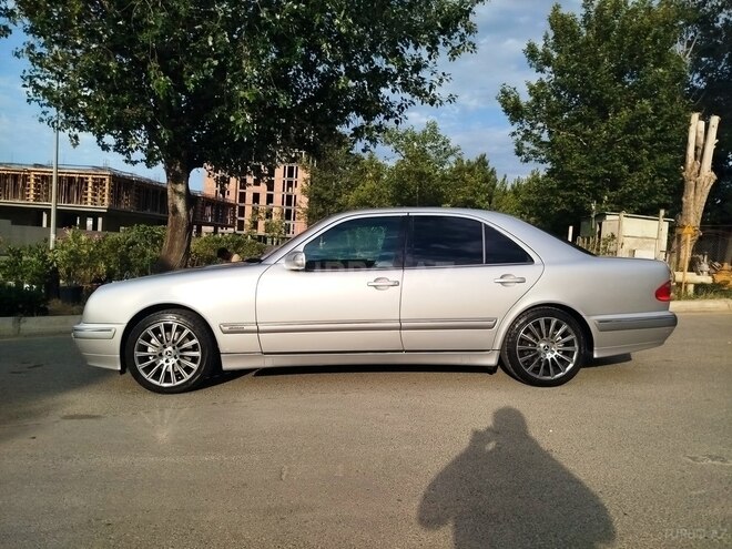 Mercedes E 280 2000, 300,000 km - 2.8 л - Bakı