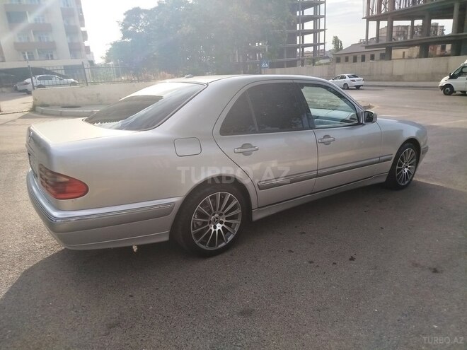 Mercedes E 280 2000, 300,000 km - 2.8 л - Bakı