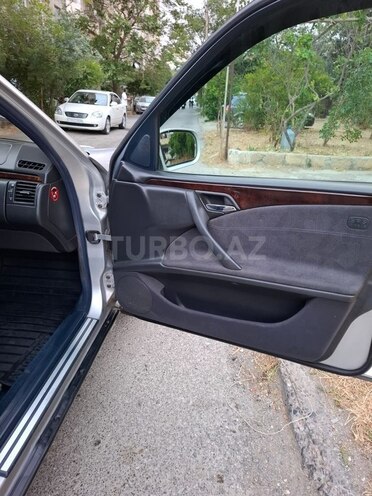 Mercedes E 220 d 1997, 470,000 km - 2.2 l - Bakı