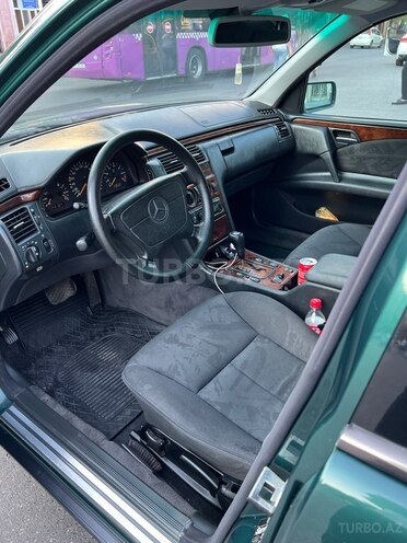 Mercedes E 200 1998, 340,000 km - 2.0 l - Bərdə