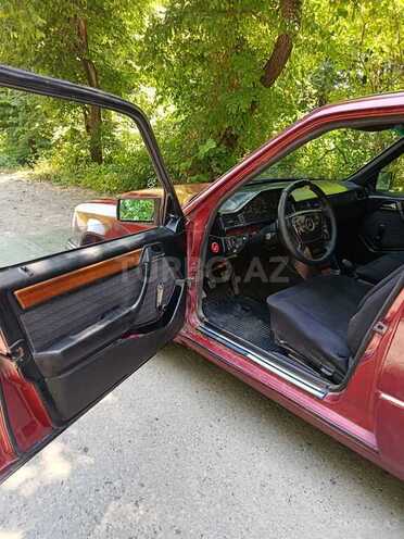 Mercedes E 250 1992, 656,217 km - 2.5 l - Masallı