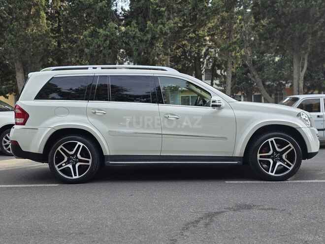 Mercedes GL 550-9
