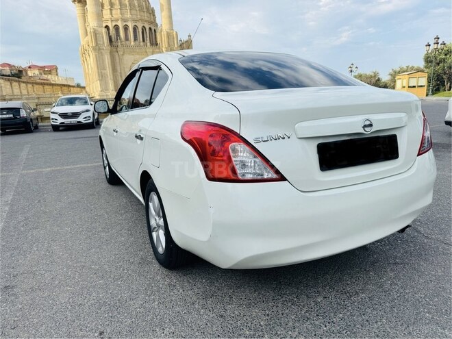 Nissan Sunny-5