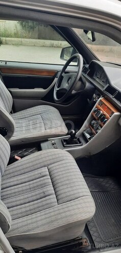 Mercedes E 200 1991, 326,000 km - 2.0 l - Bakı
