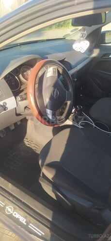 Opel Astra 2009, 240,000 km - 1.4 l - Şəmkir