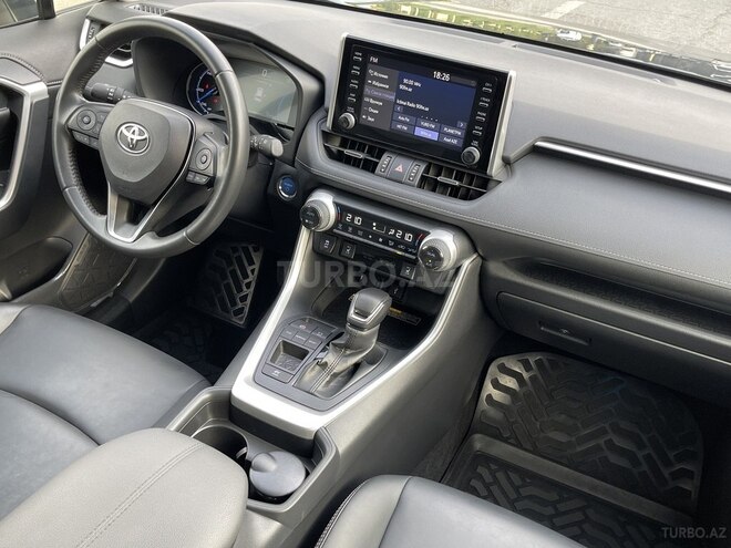 Toyota RAV4-9