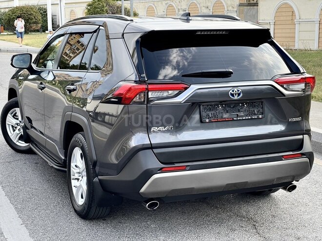 Toyota RAV4-6