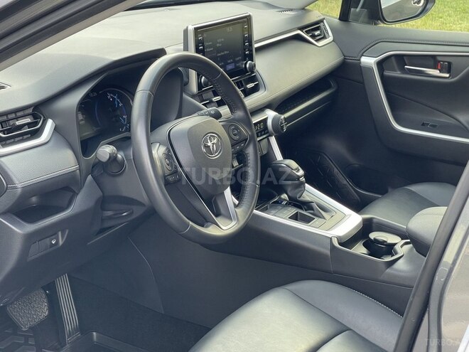 Toyota RAV4-10