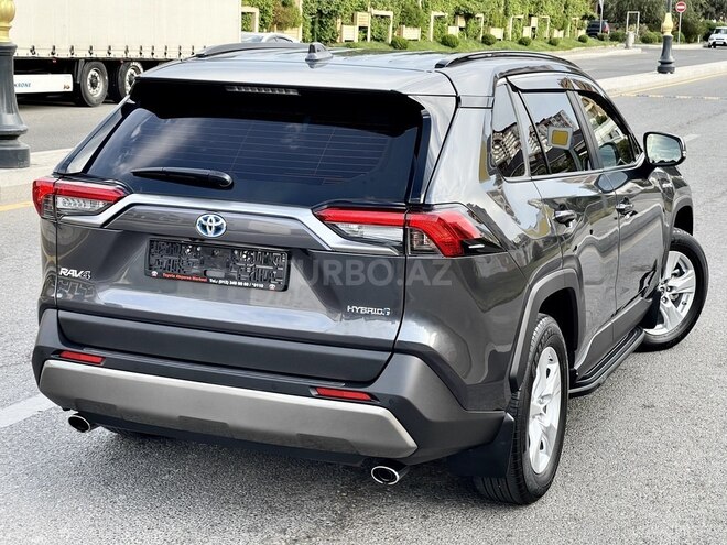 Toyota RAV4-7