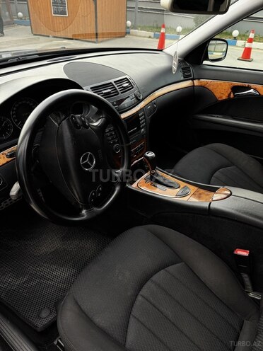 Mercedes E 200-8