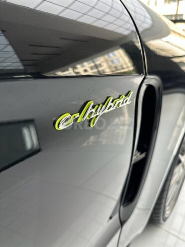 Porsche Panamera 4 E-Hybrid-9