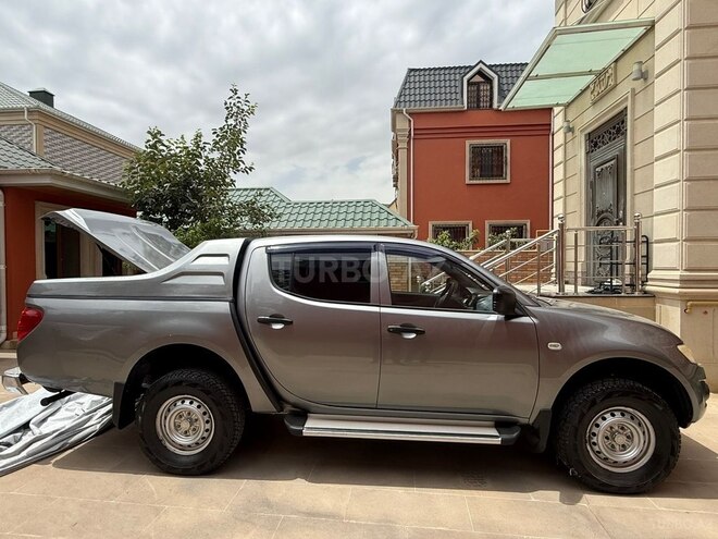 Mitsubishi L200 2014, 246,463 km - 2.5 l - Bakı