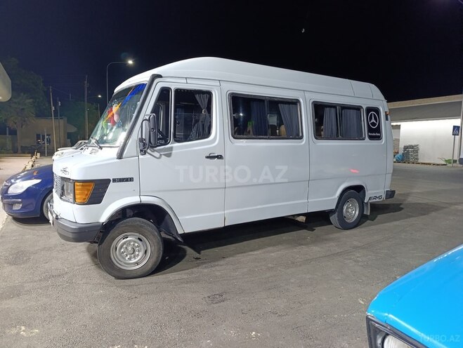 Mercedes 208 D 1991, 120,035 km - 2.5 л - Salyan