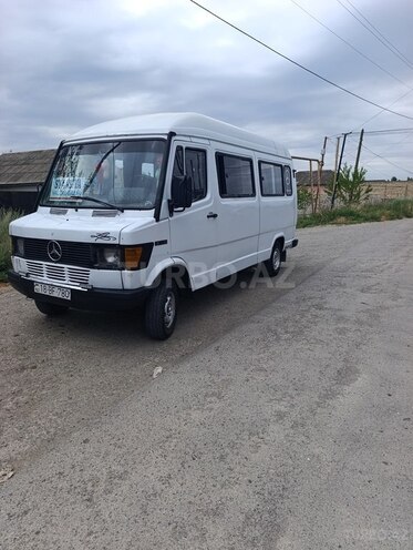 Mercedes 208 D 1991, 120,035 km - 2.5 л - Salyan