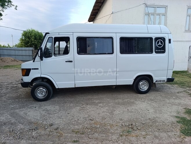 Mercedes 208 D 1991, 120,035 km - 2.5 л - Salyan