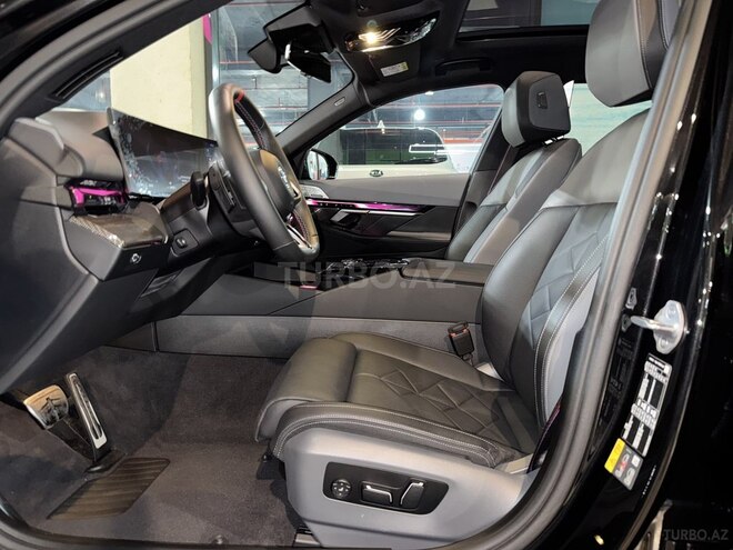 BMW i5 2024, 4,300 km - 0.0 l - Bakı
