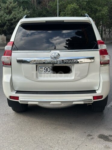 Toyota Land Cruiser Prado-5