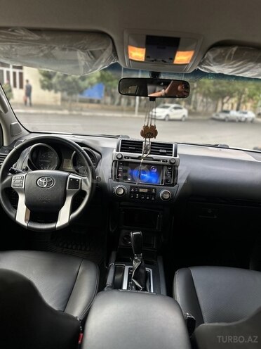 Toyota Land Cruiser Prado-6