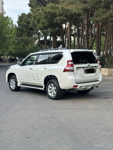 Toyota Land Cruiser Prado-3