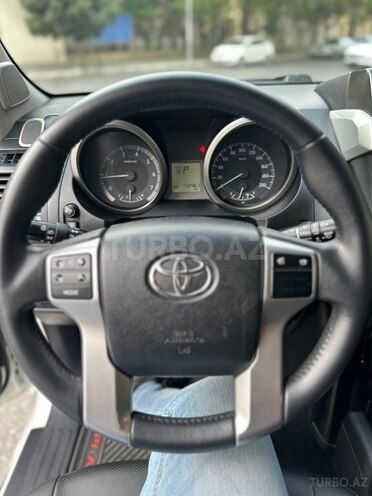 Toyota Land Cruiser Prado-7