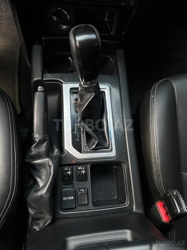 Toyota Land Cruiser Prado-9
