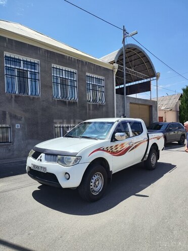 Mitsubishi L200 2007, 299,000 km - 2.5 l - Gəncə