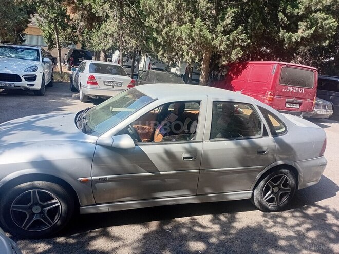 Opel Vectra-11