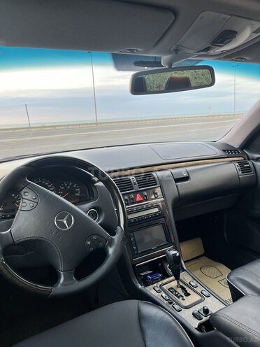 Mercedes E 280 1999, 300,000 km - 2.8 l - Bakı