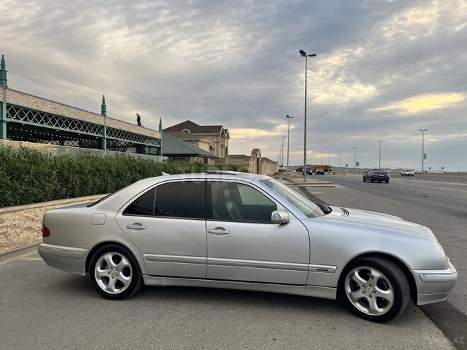 Mercedes E 280 1999, 300,000 km - 2.8 l - Bakı