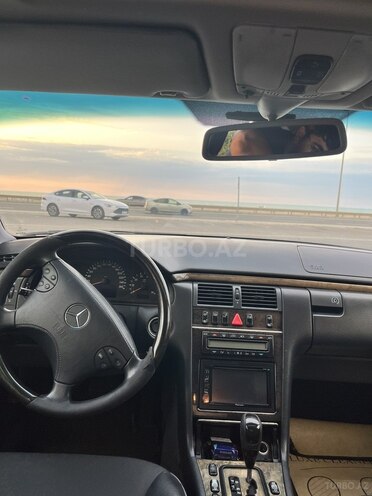 Mercedes E 280 1999, 300,000 km - 2.8 l - Bakı