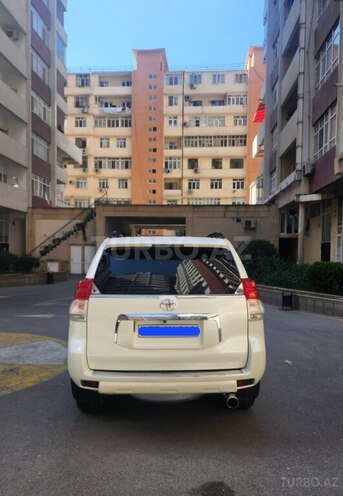 Toyota Land Cruiser Prado-4