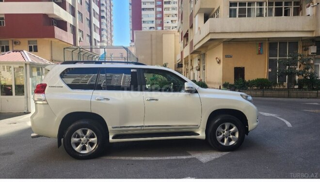 Toyota Land Cruiser Prado-3