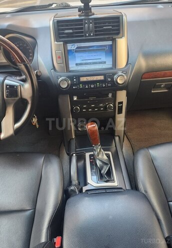 Toyota Land Cruiser Prado-7