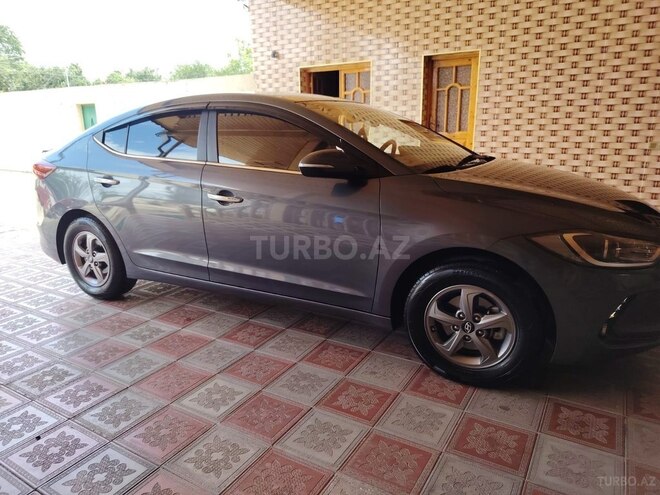 Hyundai Elantra 2018, 132,000 km - 1.6 l - Ağstafa