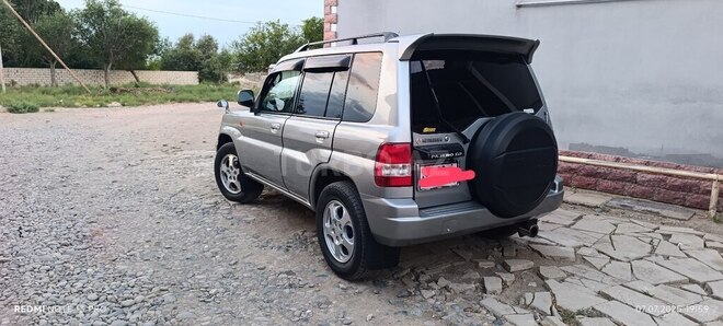 Mitsubishi Pajero io 2000, 209,568 km - 2.0 l - Neftçala
