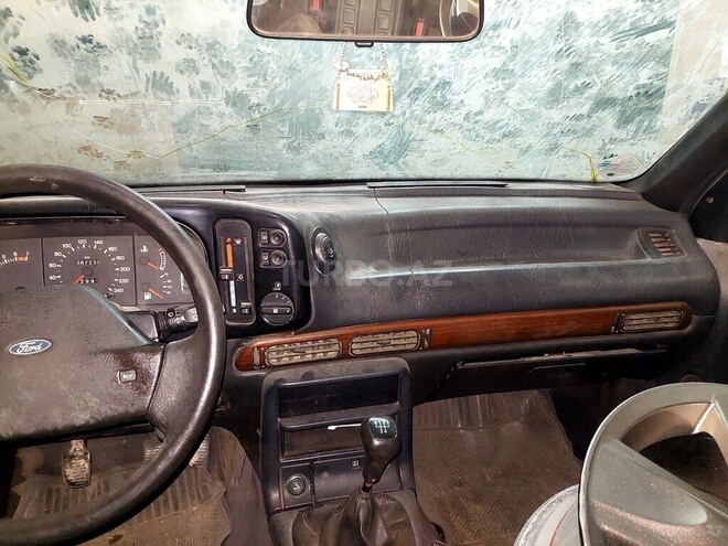Ford  1986, 300,000 km - 2.0 l - Bakı