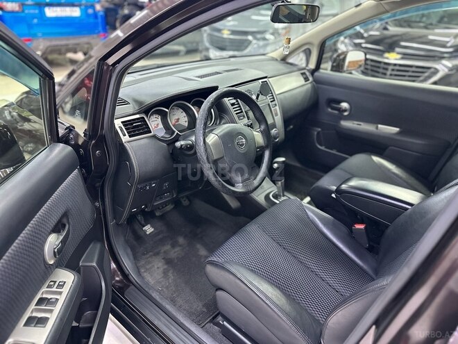 Nissan Tiida-8