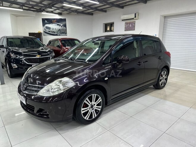 Nissan Tiida-4