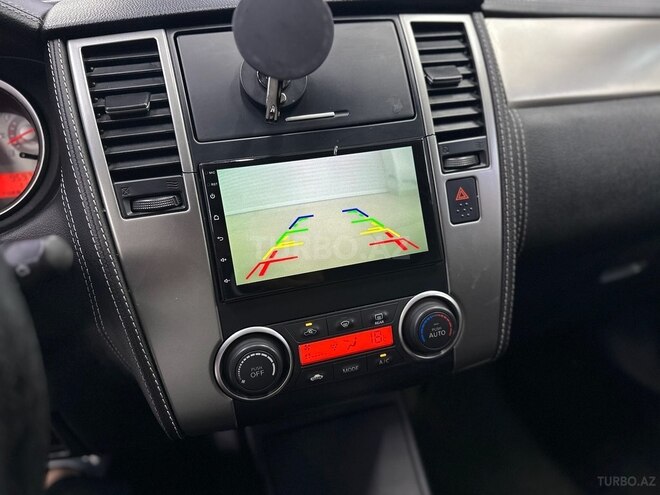 Nissan Tiida-10