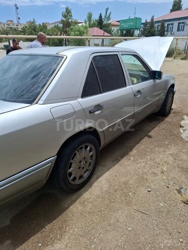 Mercedes E 220 1994, 390,000 km - 2.2 l - Bakı