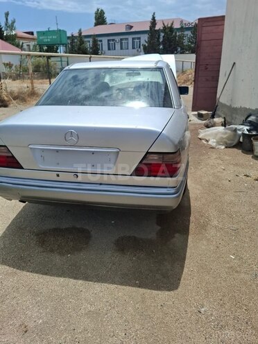 Mercedes E 220 1994, 390,000 km - 2.2 l - Bakı