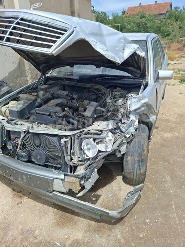 Mercedes E 220 1994, 390,000 km - 2.2 l - Bakı