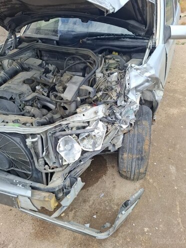 Mercedes E 220 1994, 390,000 km - 2.2 l - Bakı
