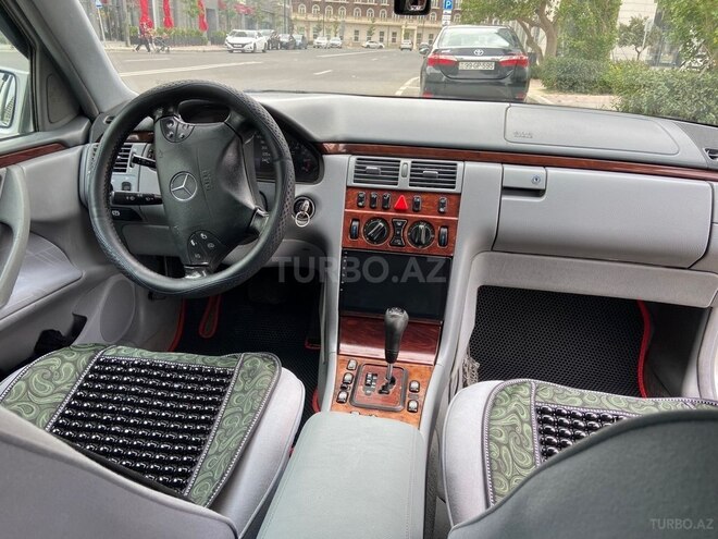 Mercedes E 240 2000, 278,000 km - 2.4 l - Bakı