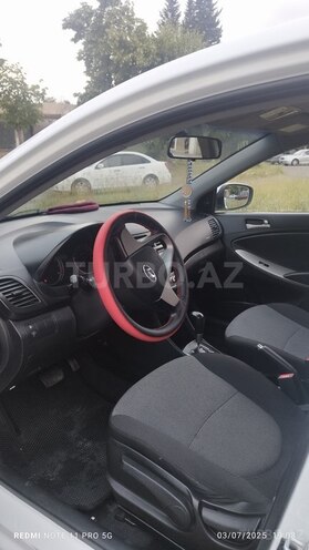 Hyundai Accent 2013, 183,563 km - 1.4 l - Şəki